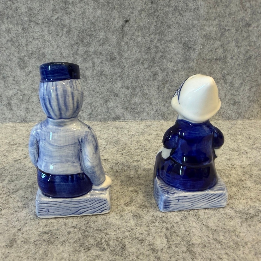 Delft Blue Salt and Pepper Shaker Set - Dutch Boy and Girl Sitting in Boat - Picture 5 of 8